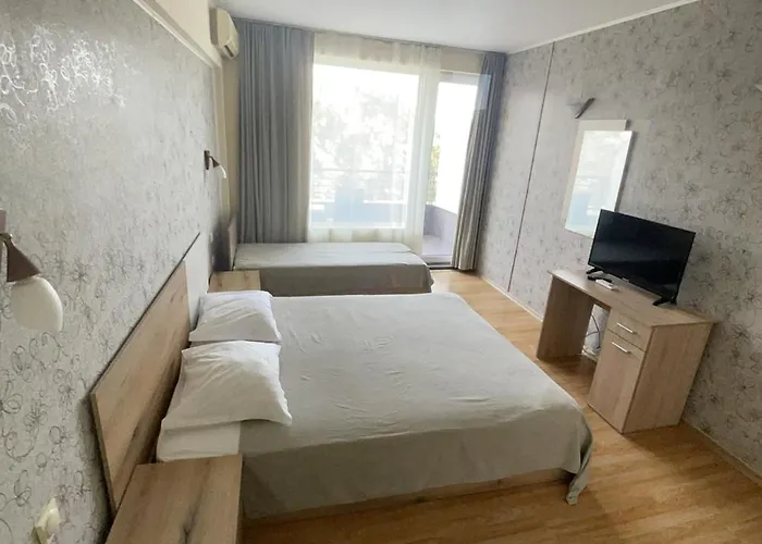 Danita & Restaurant&pool Bar Apartment Varna