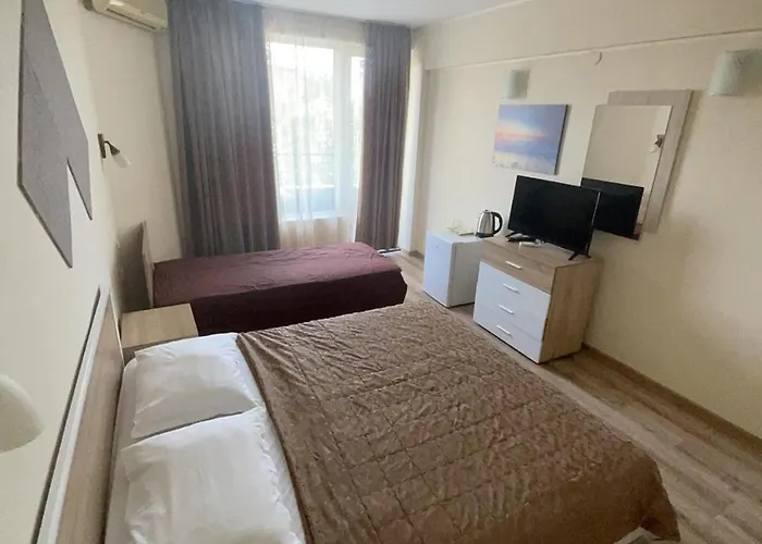 Danita & Restaurant&pool Bar *