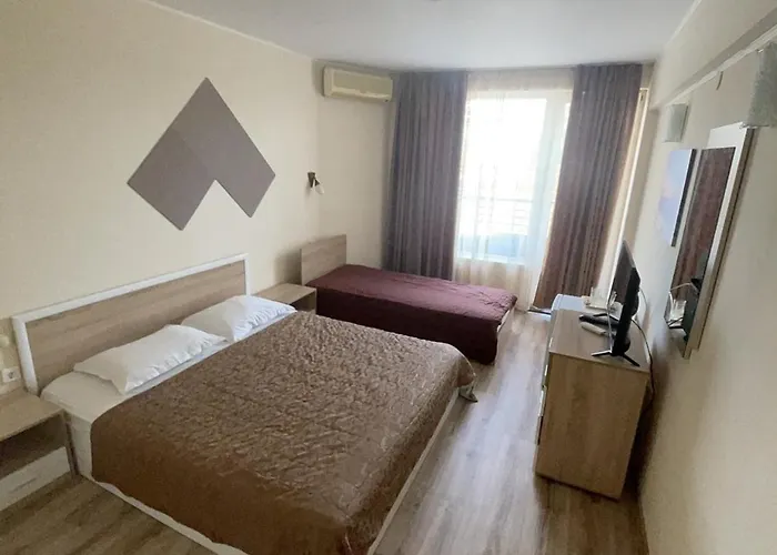 Danita & Restaurant&pool Bar Apartment Varna