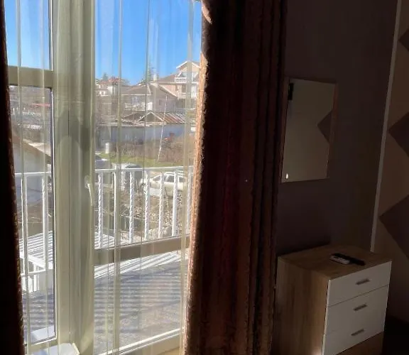 アパート Danita & Restaurant&pool Bar