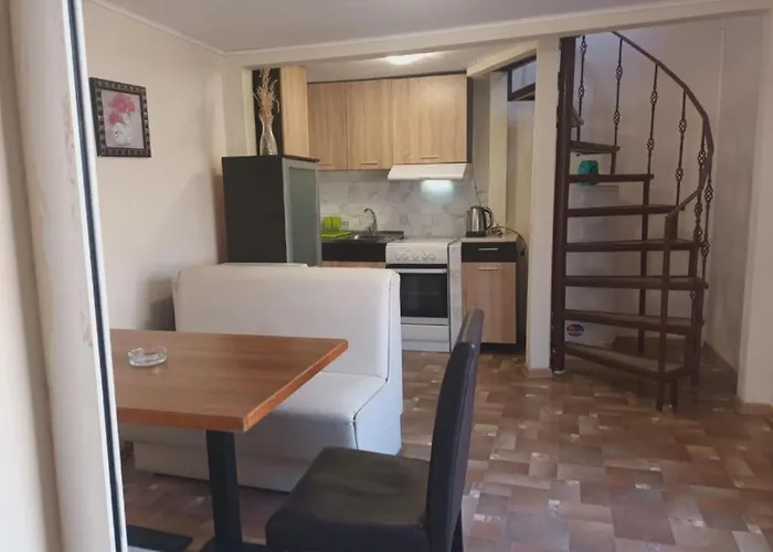 Danita & Restaurant&pool Bar Apartment