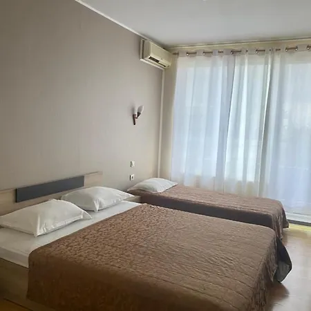 Apartamento Danita & Restaurant&pool Bar *