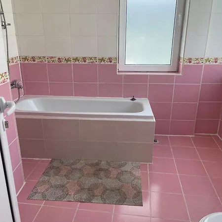 Apartamento Danita & Restaurant&pool Bar *