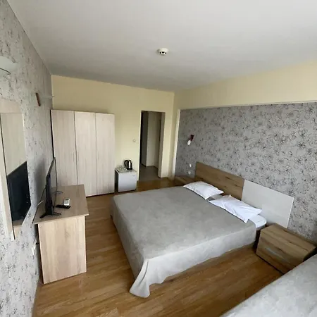 Danita & Restaurant&pool Bar Apartamento *