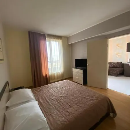 Danita & Restaurant&pool Bar Apartamento