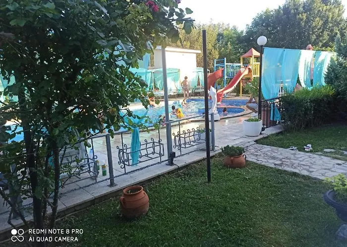 Danita & Restaurant&pool Bar Appartamento